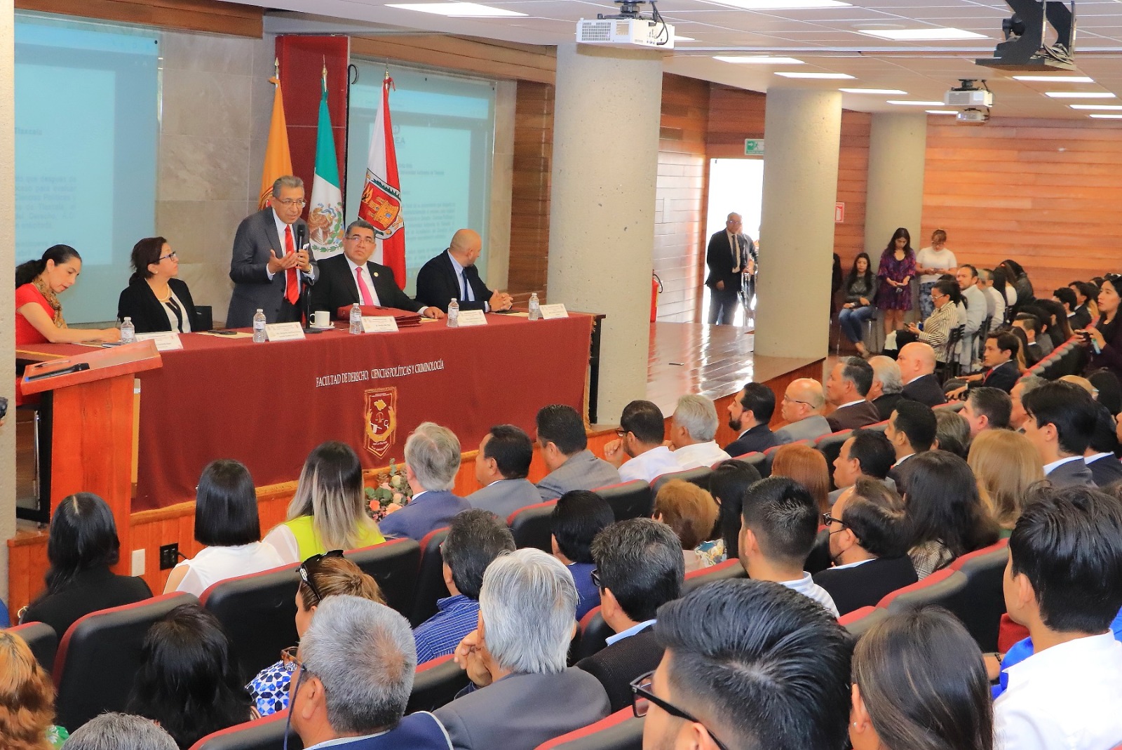 Es UATx referente obligado en los saberes de la ciencia jurídica